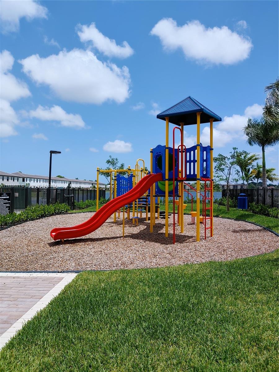 613 NE 208th Ter 613, Miami, Florida 33179, 3 Bedrooms Bedrooms, ,3 BathroomsBathrooms,Residential,For Sale,613 NE 208th Ter 613,A11489681