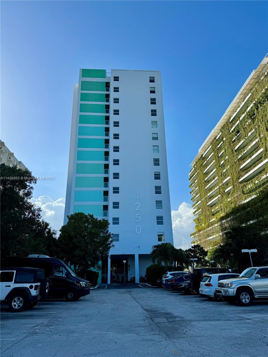 1250  West Ave #11R For Sale A11488865, FL