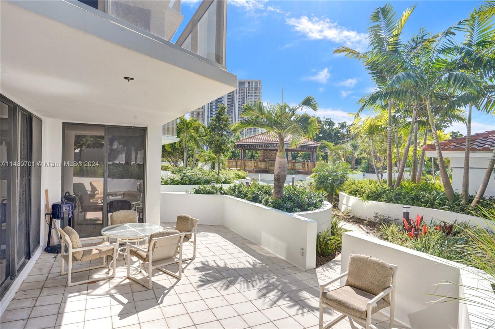20281 Country Club Dr, Aventura, FL, 33180 United States, 3 Bedrooms Bedrooms, ,2 BathroomsBathrooms,Residential,For Sale,Country Club Dr,A11489701