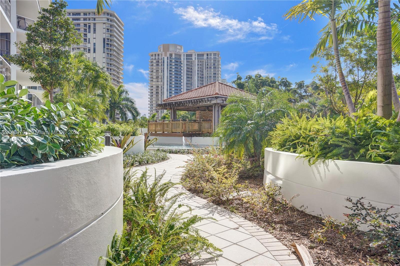 20281 Country Club Dr, Aventura, FL, 33180 United States, 3 Bedrooms Bedrooms, ,2 BathroomsBathrooms,Residential,For Sale,Country Club Dr,A11489701