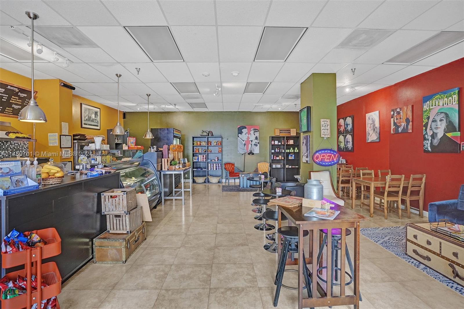 Gourmet Cafe