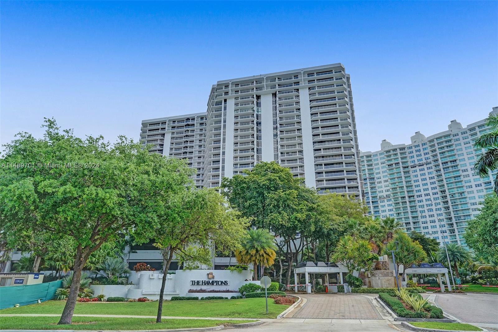 20281 Country Club Dr, Aventura, FL, 33180 United States, 3 Bedrooms Bedrooms, ,2 BathroomsBathrooms,Residential,For Sale,Country Club Dr,A11489701