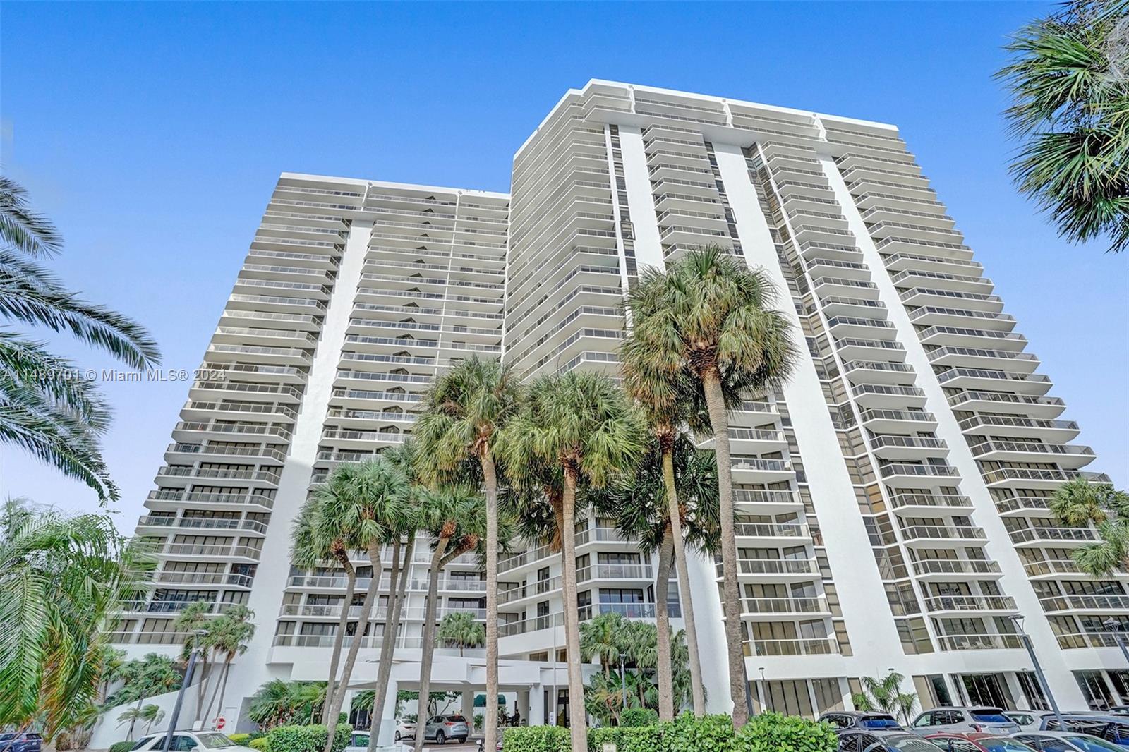 20281 Country Club Dr, Aventura, FL, 33180 United States, 3 Bedrooms Bedrooms, ,2 BathroomsBathrooms,Residential,For Sale,Country Club Dr,A11489701