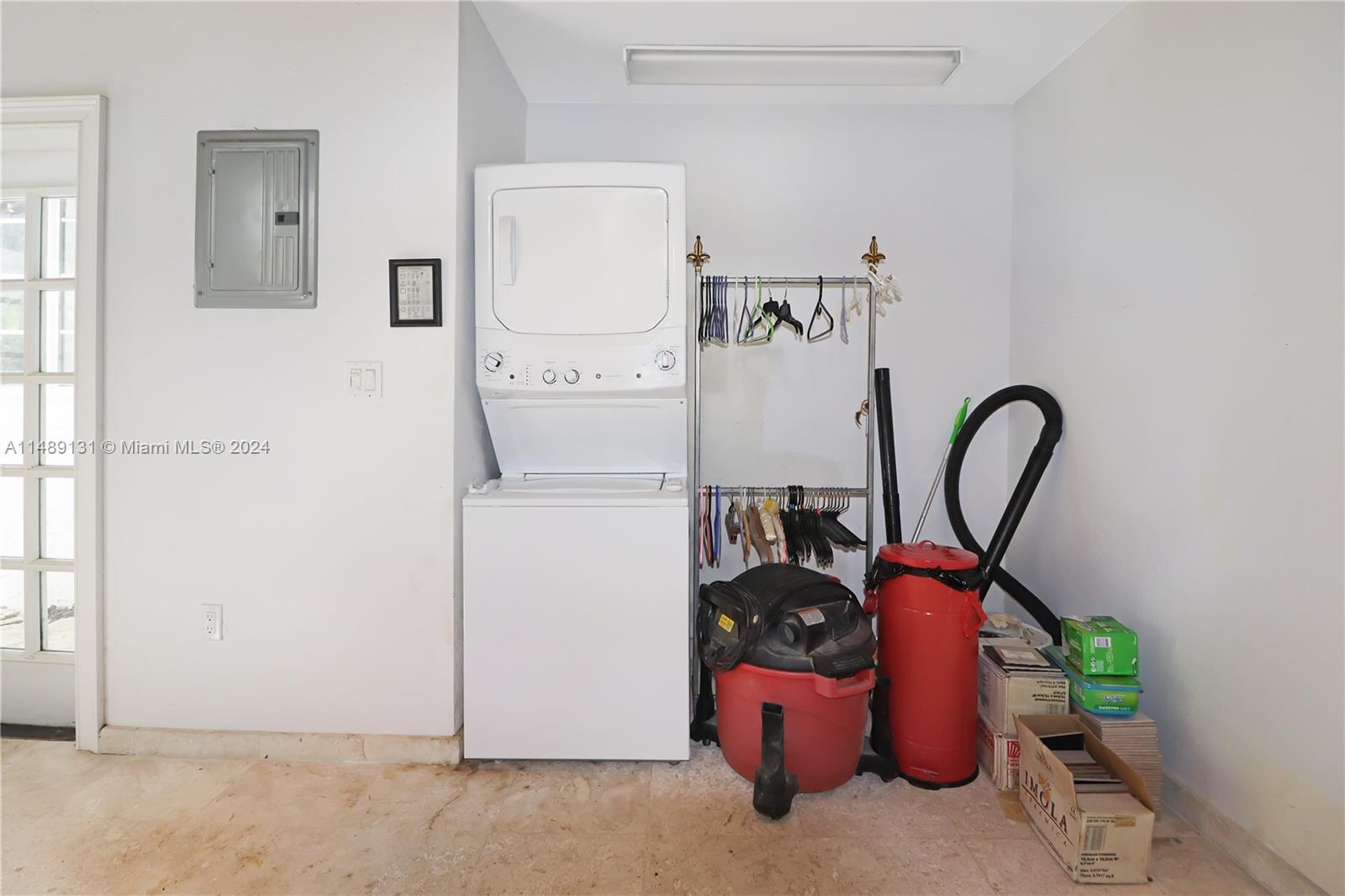 1119 Lisbon St, Coral Gables, Florida 33134, 3 Bedrooms Bedrooms, ,2 BathroomsBathrooms,Residential,For Sale,1119 Lisbon St,A11489131