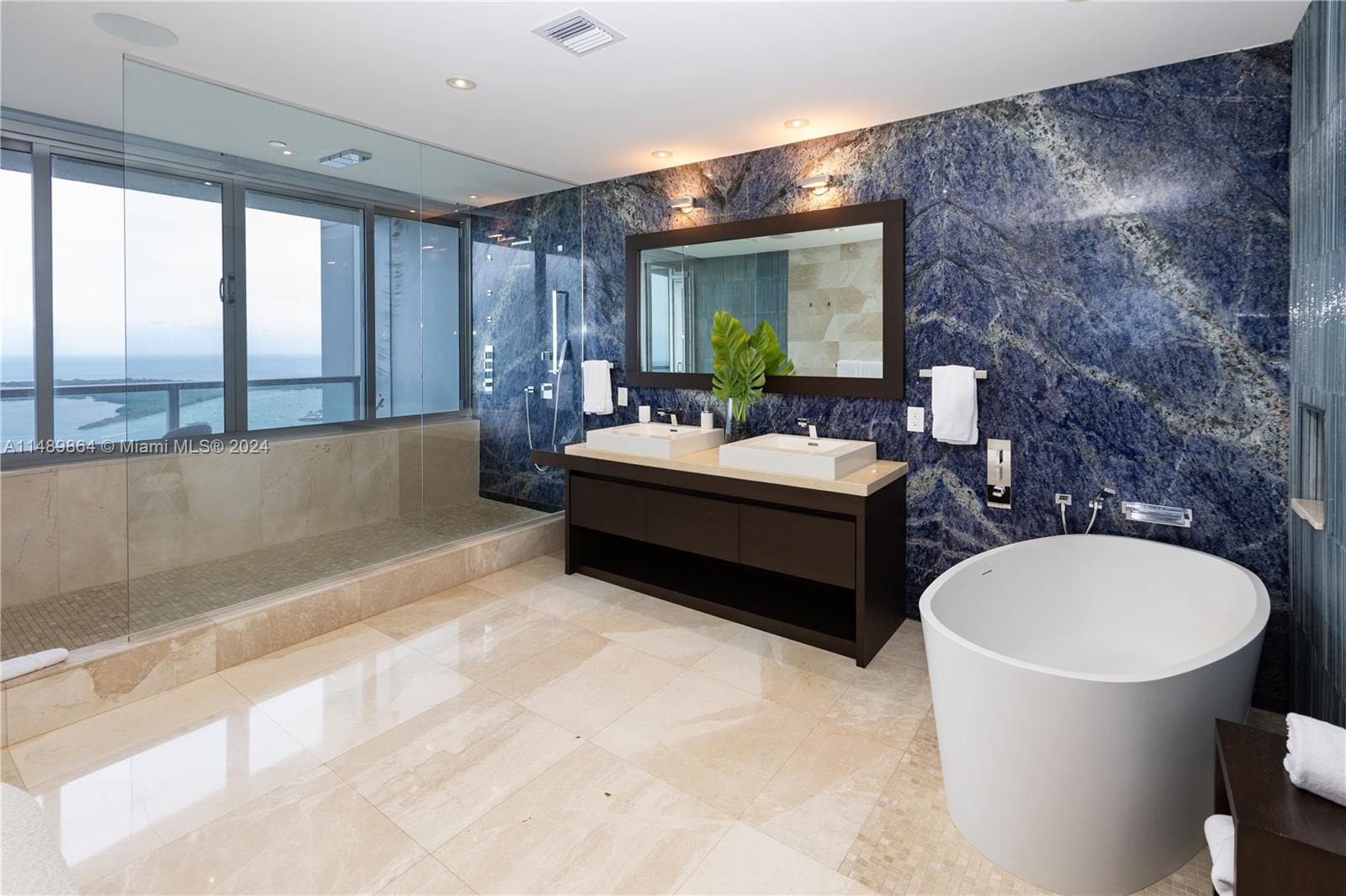 1425 Brickell Ave 63F, Miami, Florida 33131, 3 Bedrooms Bedrooms, ,4 BathroomsBathrooms,Residentiallease,For Rent,1425 Brickell Ave 63F,A11489864