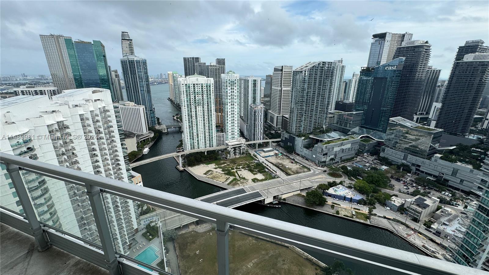 90 SW 3rd St PH-17, Miami, Florida 33130, 3 Bedrooms Bedrooms, ,3 BathroomsBathrooms,Residential,For Sale,90 SW 3rd St PH-17,A11489981