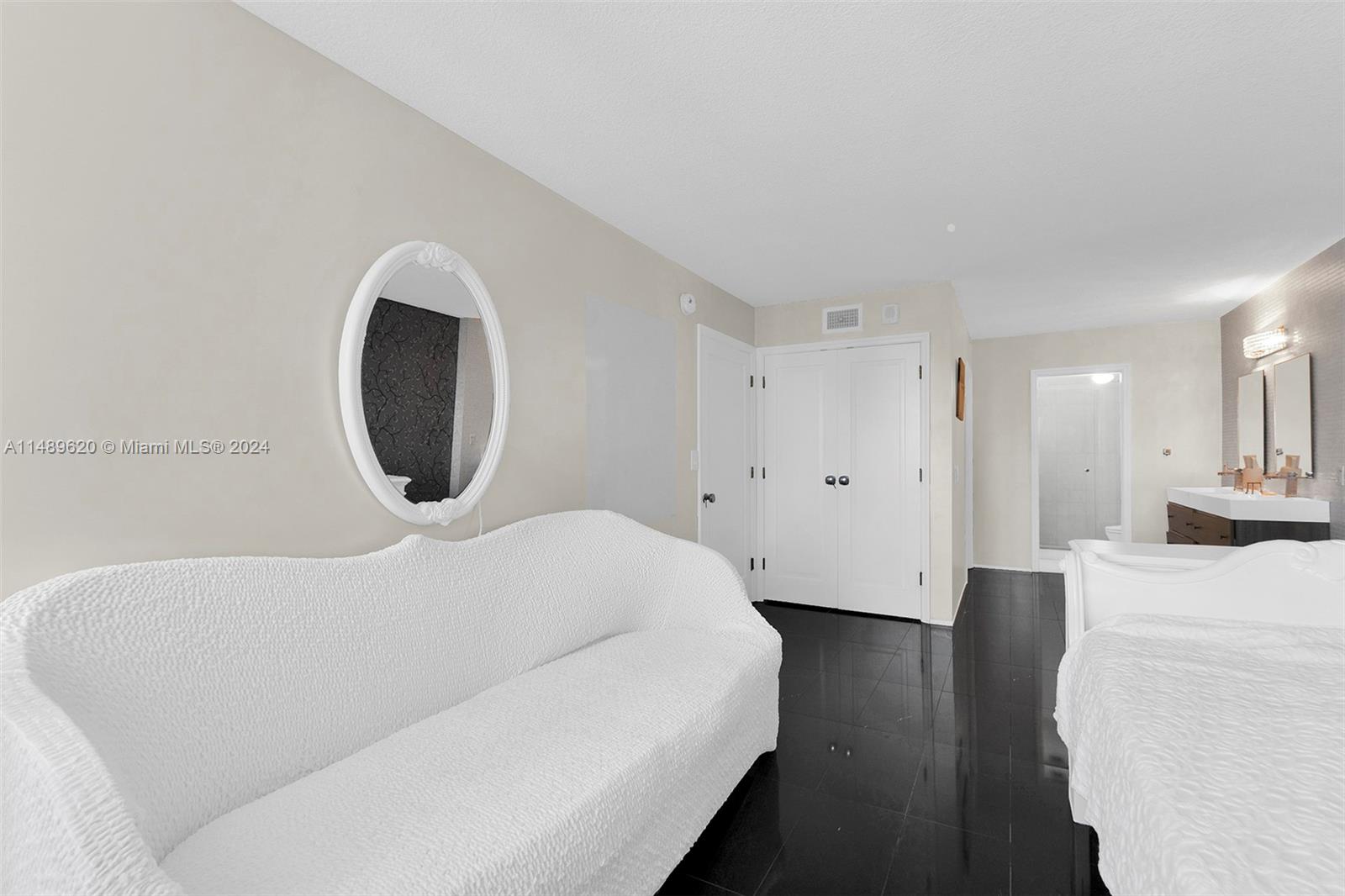 2030 S Ocean Dr 803, Hallandale Beach, Florida 33009, 1 Bedroom Bedrooms, ,1 BathroomBathrooms,Residential,For Sale,2030 S Ocean Dr 803,A11489620