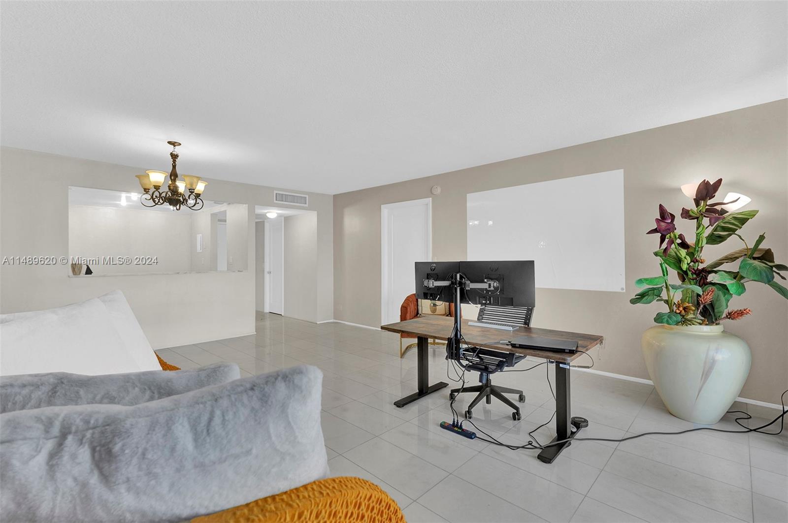 2030 S Ocean Dr 803, Hallandale Beach, Florida 33009, 1 Bedroom Bedrooms, ,1 BathroomBathrooms,Residential,For Sale,2030 S Ocean Dr 803,A11489620