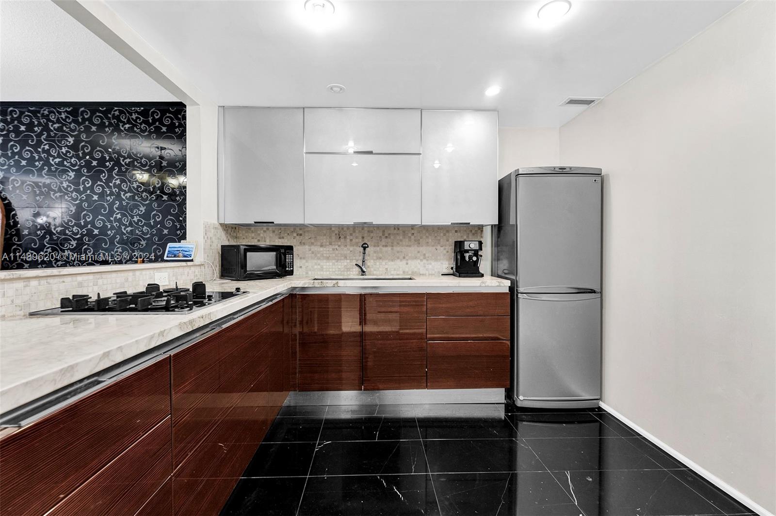 2030 S Ocean Dr 803, Hallandale Beach, Florida 33009, 1 Bedroom Bedrooms, ,1 BathroomBathrooms,Residential,For Sale,2030 S Ocean Dr 803,A11489620