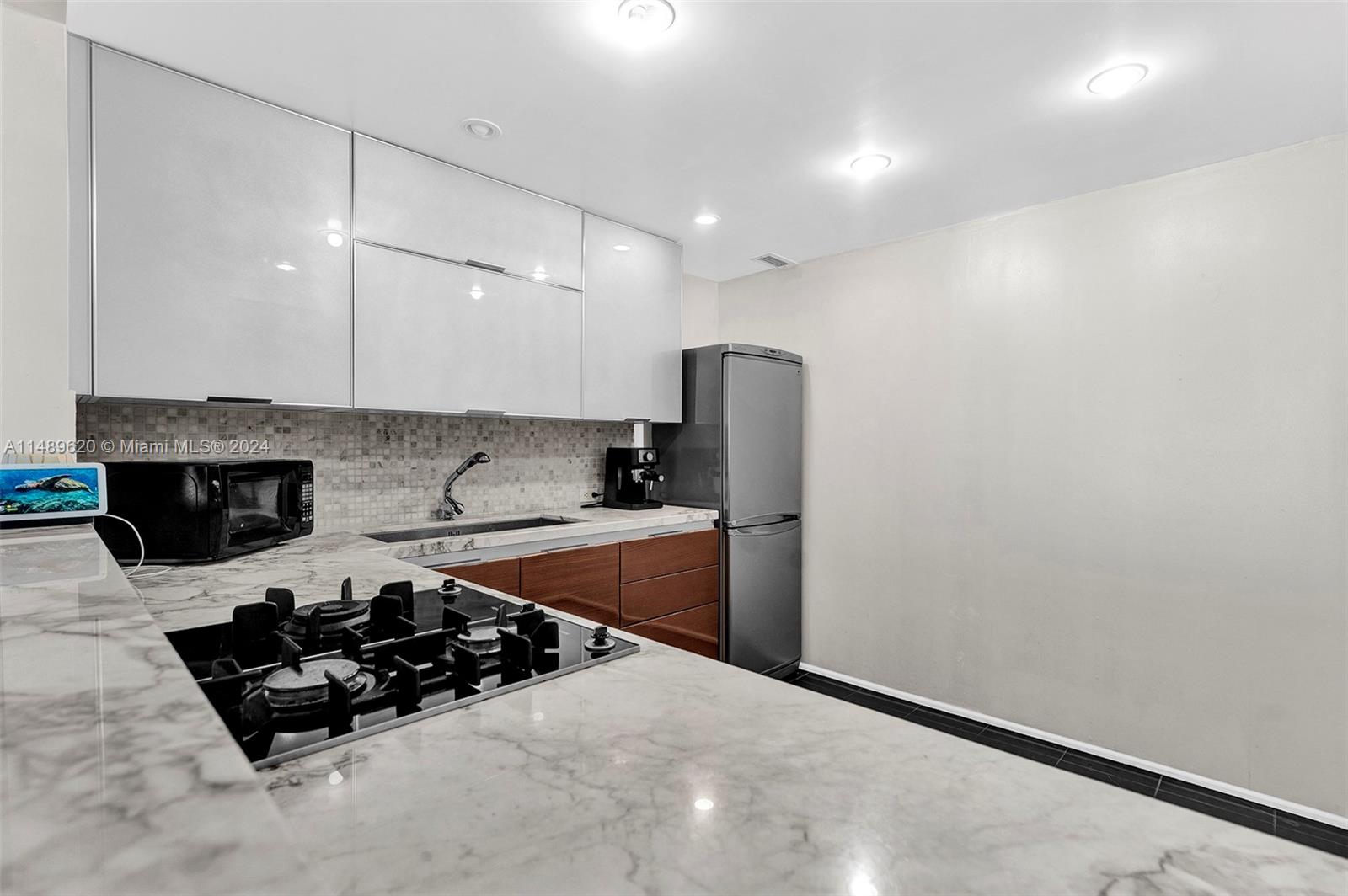 2030 S Ocean Dr 803, Hallandale Beach, Florida 33009, 1 Bedroom Bedrooms, ,1 BathroomBathrooms,Residential,For Sale,2030 S Ocean Dr 803,A11489620