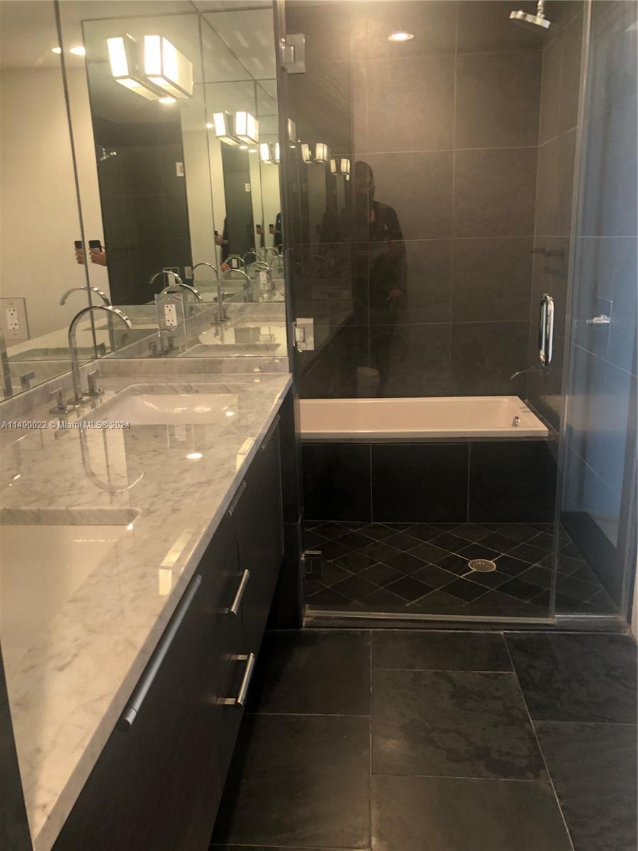 900 Biscayne Blvd 4904, Miami, Florida 33132, 1 Bedroom Bedrooms, ,2 BathroomsBathrooms,Residential,For Sale,900 Biscayne Blvd 4904,A11490022
