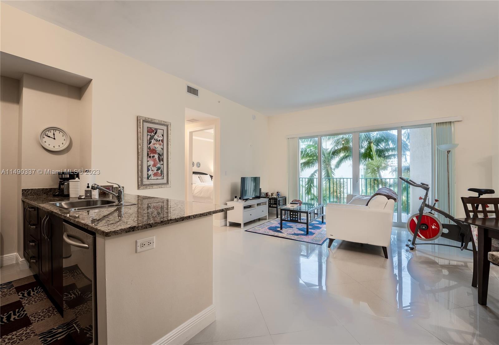 19900 E Country Club Dr 414, Aventura, FL 33180, 1 Bedroom Bedrooms, ,1 BathroomBathrooms,Residential,For Sale,Country Club Dr,A11490337
