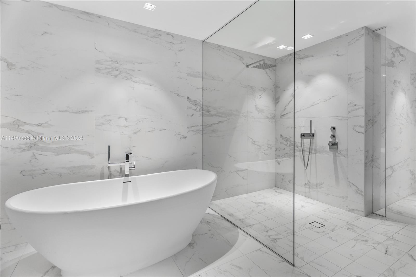 1000 Biscayne Blvd, Miami, FL, 33132 United States, 5 Bedrooms Bedrooms, ,6 BathroomsBathrooms,Residential,For Sale,Biscayne Blvd,A11490388