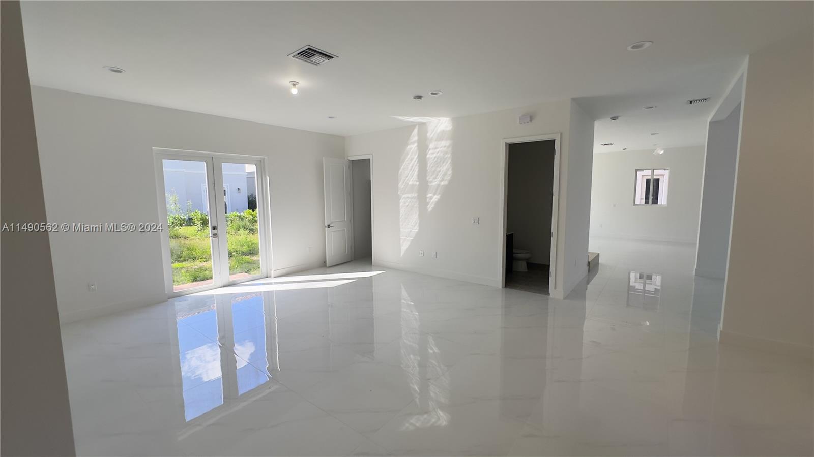 3562 Forest View Cir, Dania Beach, Florida 33312, 5 Bedrooms Bedrooms, ,4 BathroomsBathrooms,Residential,For Sale,3562 Forest View Cir,A11490562