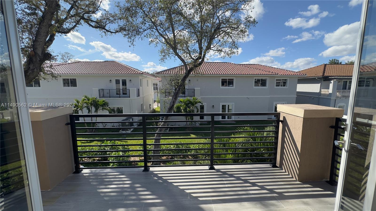 3562 Forest View Cir, Dania Beach, Florida 33312, 5 Bedrooms Bedrooms, ,4 BathroomsBathrooms,Residential,For Sale,3562 Forest View Cir,A11490562