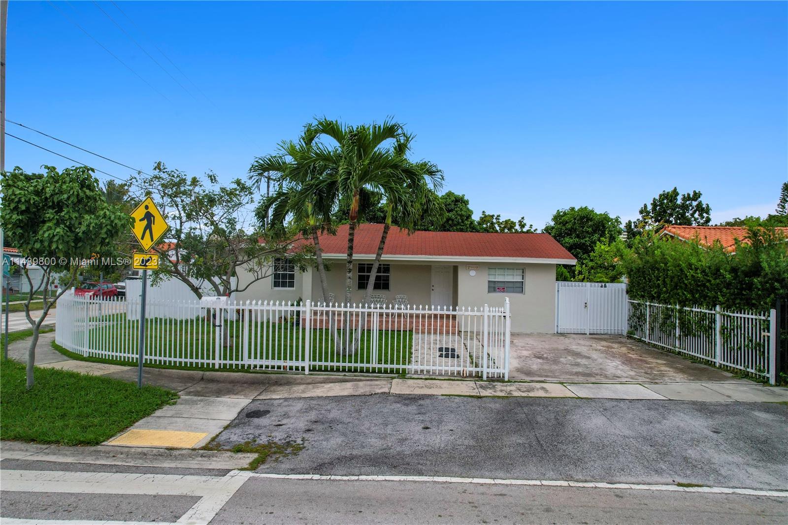 2900 SW 19th St  For Sale A11489800, FL
