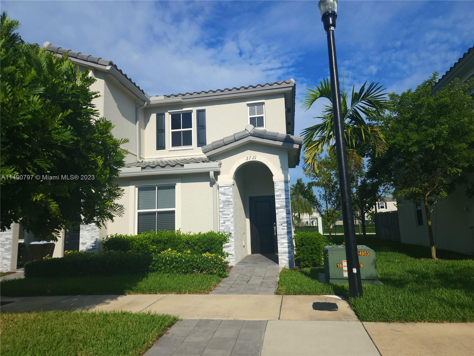 2721 SE 15th St 2721, Homestead, Florida 33035, 3 Bedrooms Bedrooms, ,3 BathroomsBathrooms,Residential,For Sale,2721 SE 15th St 2721,A11490797