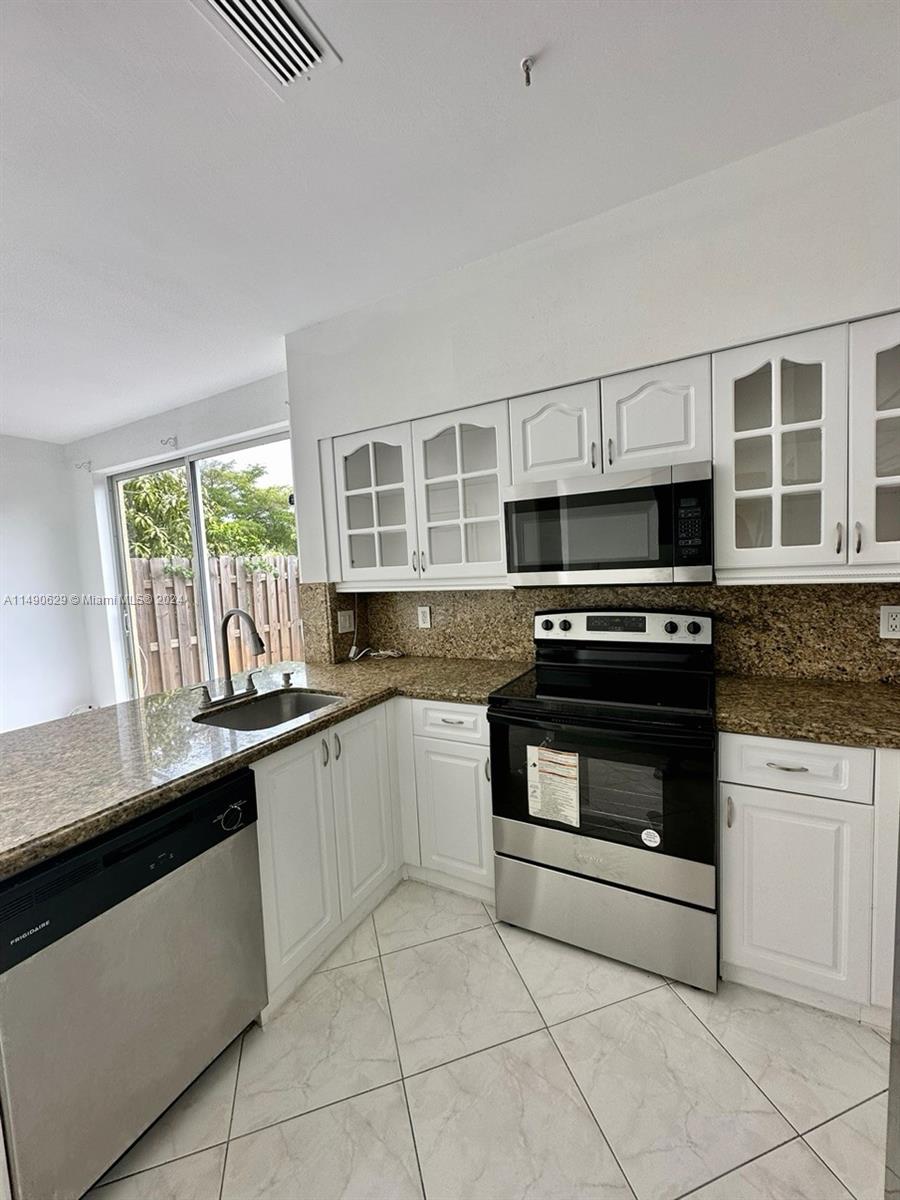 21300 NE 8th Ct 3007, Miami, Florida 33179, 3 Bedrooms Bedrooms, ,2 BathroomsBathrooms,Residentiallease,For Rent,21300 NE 8th Ct 3007,A11490629