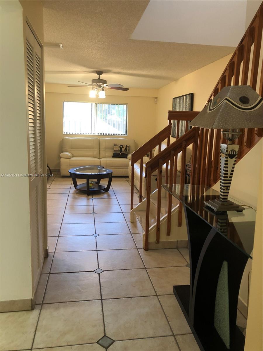 1422 Amanda St 1422, Hollywood, Florida 33020, 2 Bedrooms Bedrooms, ,1 BathroomBathrooms,Residentiallease,For Rent,1422 Amanda St 1422,A11491211