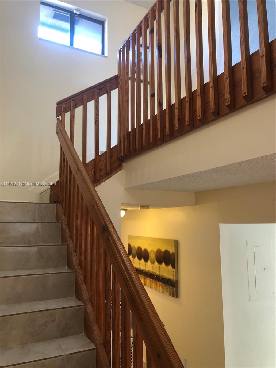 1422 Amanda St 1422, Hollywood, Florida 33020, 2 Bedrooms Bedrooms, ,1 BathroomBathrooms,Residentiallease,For Rent,1422 Amanda St 1422,A11491211