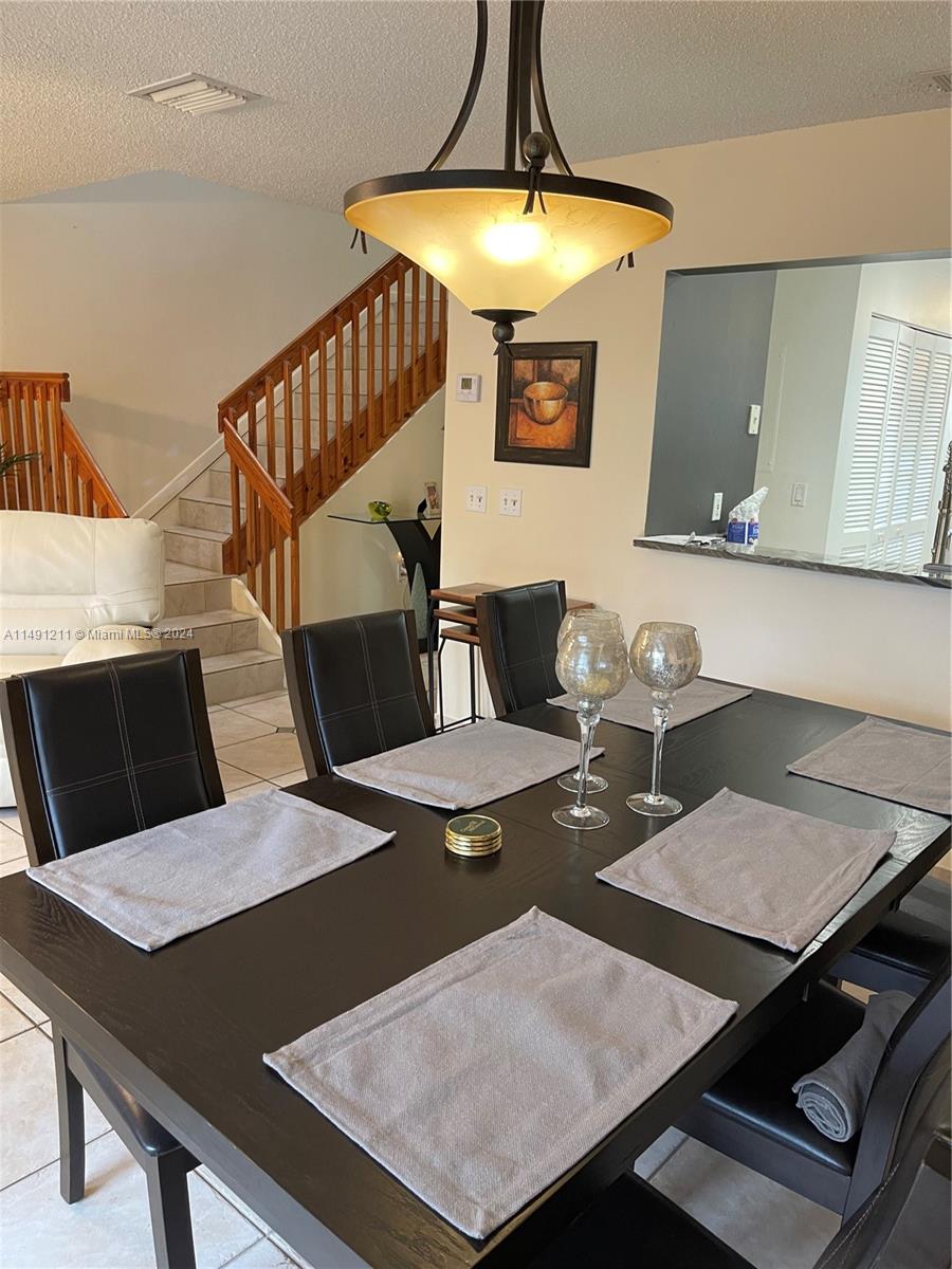 1422 Amanda St 1422, Hollywood, Florida 33020, 2 Bedrooms Bedrooms, ,1 BathroomBathrooms,Residentiallease,For Rent,1422 Amanda St 1422,A11491211