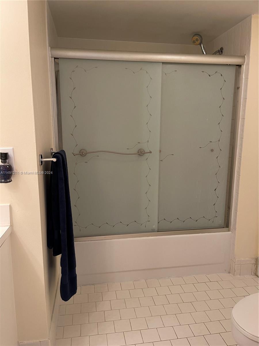 1422 Amanda St 1422, Hollywood, Florida 33020, 2 Bedrooms Bedrooms, ,1 BathroomBathrooms,Residentiallease,For Rent,1422 Amanda St 1422,A11491211