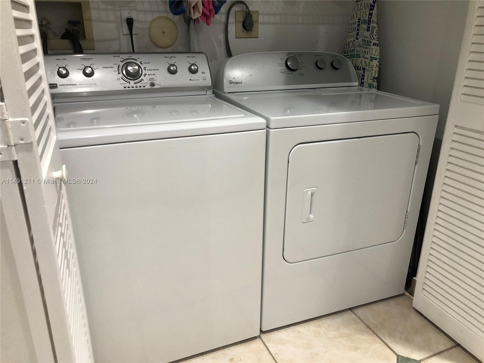 1422 Amanda St 1422, Hollywood, Florida 33020, 2 Bedrooms Bedrooms, ,1 BathroomBathrooms,Residentiallease,For Rent,1422 Amanda St 1422,A11491211