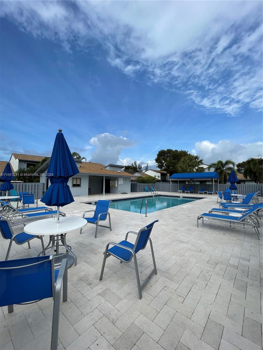 1422 Amanda St 1422, Hollywood, Florida 33020, 2 Bedrooms Bedrooms, ,1 BathroomBathrooms,Residentiallease,For Rent,1422 Amanda St 1422,A11491211