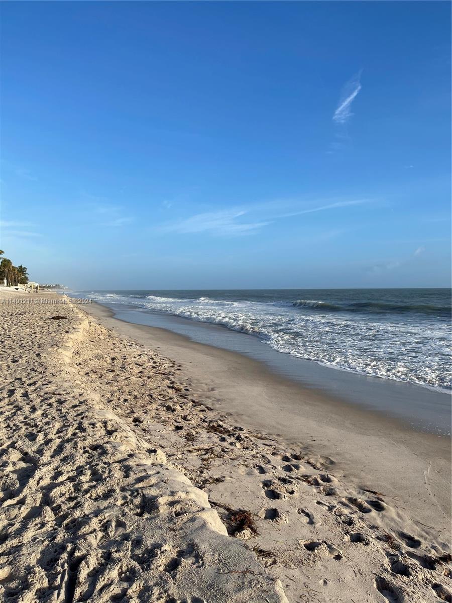 1422 Amanda St 1422, Hollywood, Florida 33020, 2 Bedrooms Bedrooms, ,1 BathroomBathrooms,Residentiallease,For Rent,1422 Amanda St 1422,A11491211