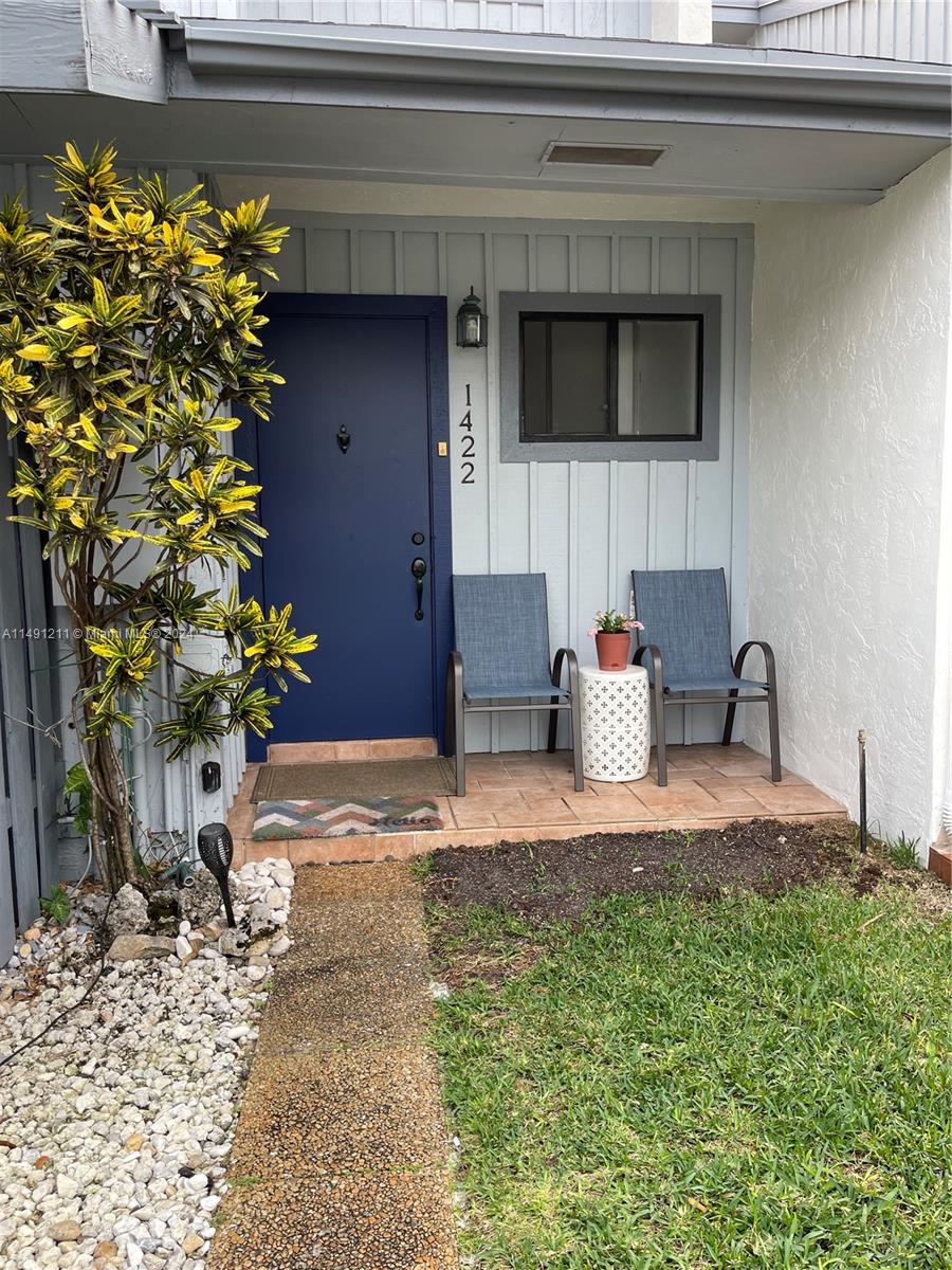 1422 Amanda St 1422, Hollywood, Florida 33020, 2 Bedrooms Bedrooms, ,1 BathroomBathrooms,Residentiallease,For Rent,1422 Amanda St 1422,A11491211