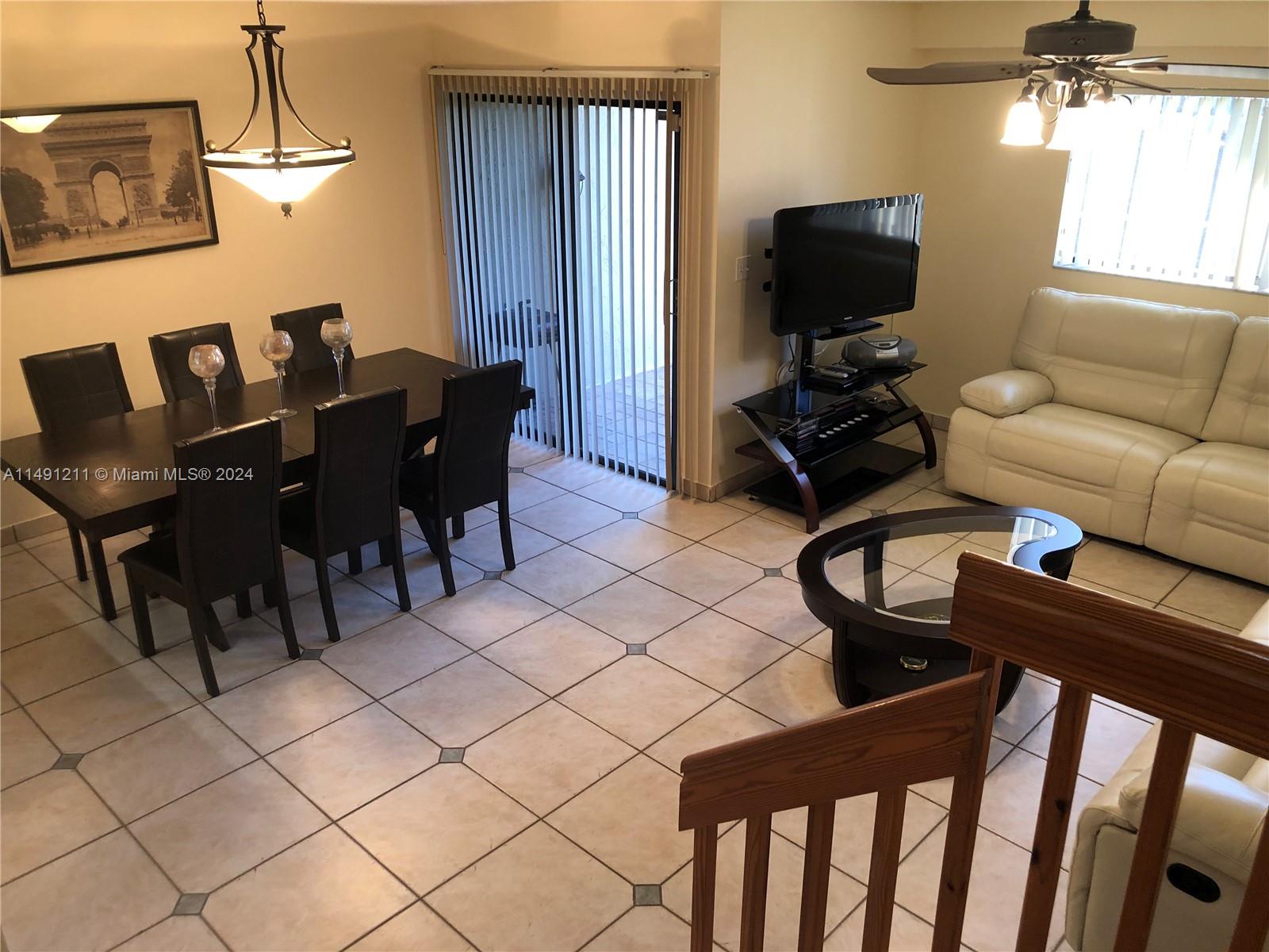 1422 Amanda St 1422, Hollywood, Florida 33020, 2 Bedrooms Bedrooms, ,1 BathroomBathrooms,Residentiallease,For Rent,1422 Amanda St 1422,A11491211