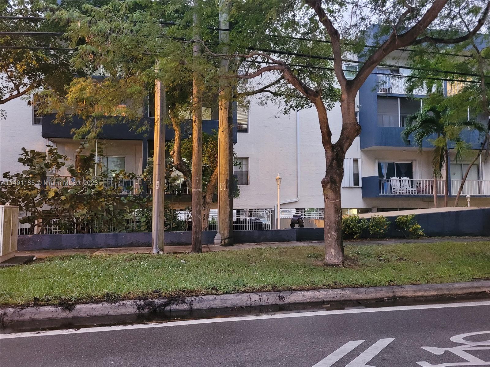 16750 NE 10th Ave 109, North Miami Beach, Florida 33162, 2 Bedrooms Bedrooms, ,2 BathroomsBathrooms,Residential,For Sale,16750 NE 10th Ave 109,A11491135