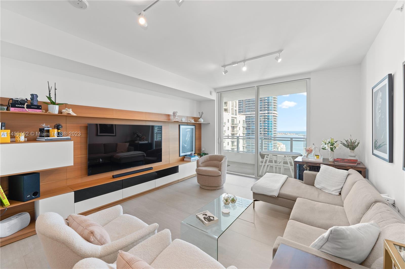 1080 Brickell Ave 4004, Miami, Florida 33131, 1 Bedroom Bedrooms, ,1 BathroomBathrooms,Residential,For Sale,1080 Brickell Ave 4004,A11490102