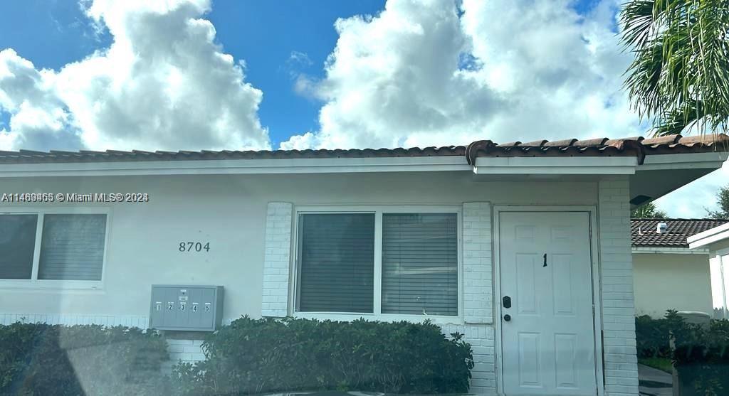 8704 NW 38th Dr, Coral Springs, FL 33065