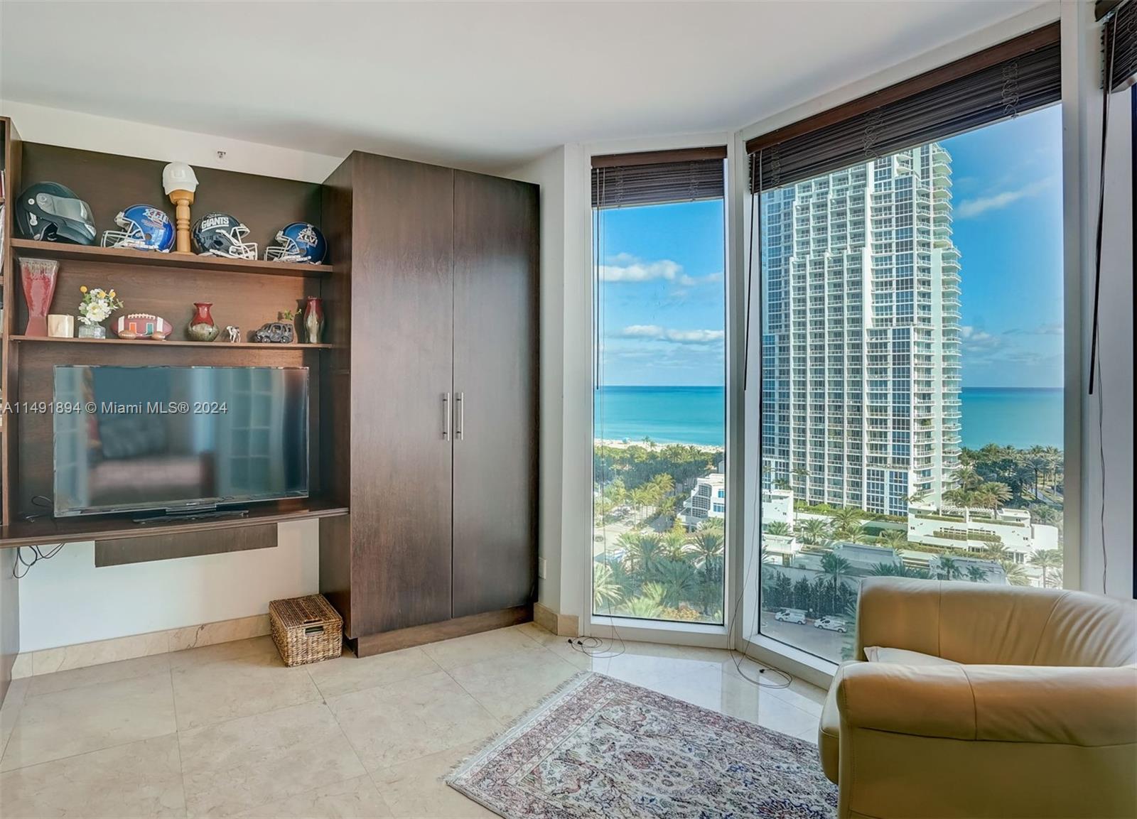 300 S Pointe Dr 1606, Miami Beach, Florida 33139, 2 Bedrooms Bedrooms, ,2 BathroomsBathrooms,Residentiallease,For Rent,300 S Pointe Dr 1606,A11491894