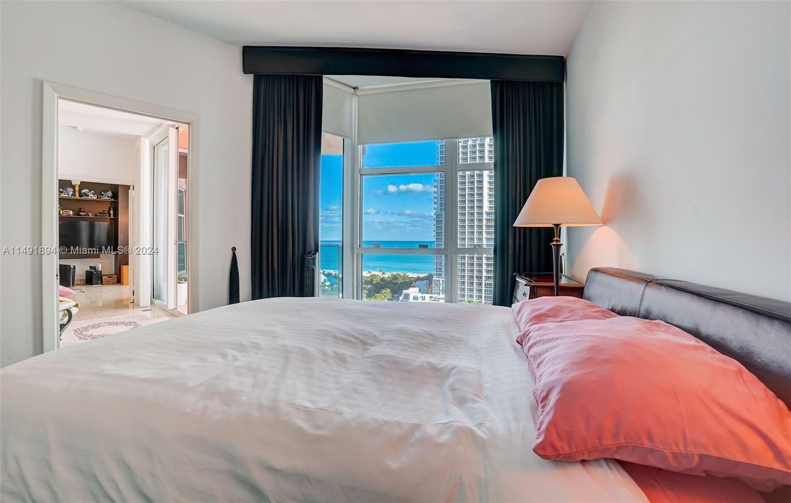 300 S Pointe Dr 1606, Miami Beach, Florida 33139, 2 Bedrooms Bedrooms, ,2 BathroomsBathrooms,Residentiallease,For Rent,300 S Pointe Dr 1606,A11491894