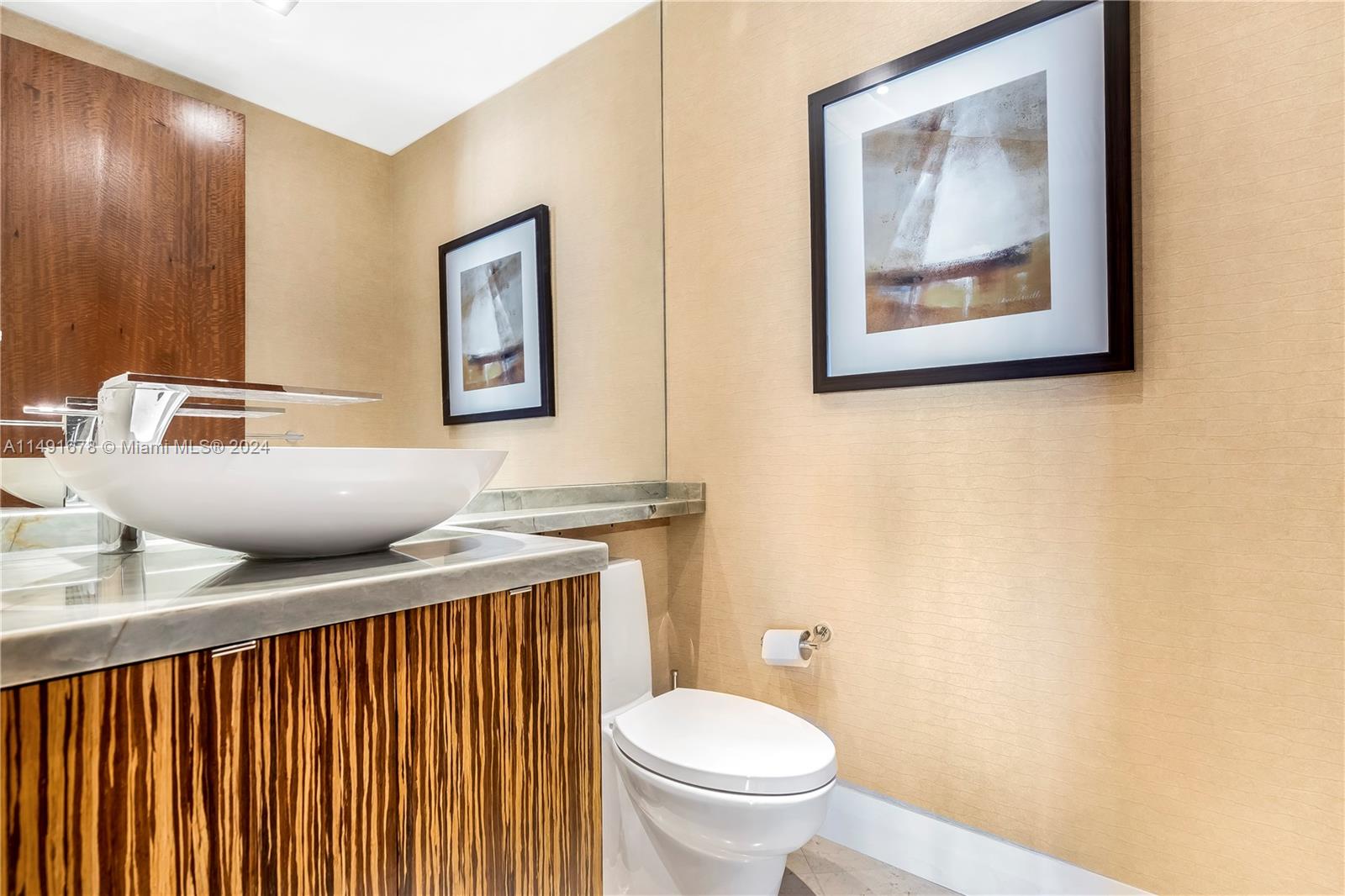 100 Pointe Drive, Miami Beach, FL, 33139 United States, 2 Bedrooms Bedrooms, ,2 BathroomsBathrooms,Residential,For Sale,Pointe Drive,A11491678