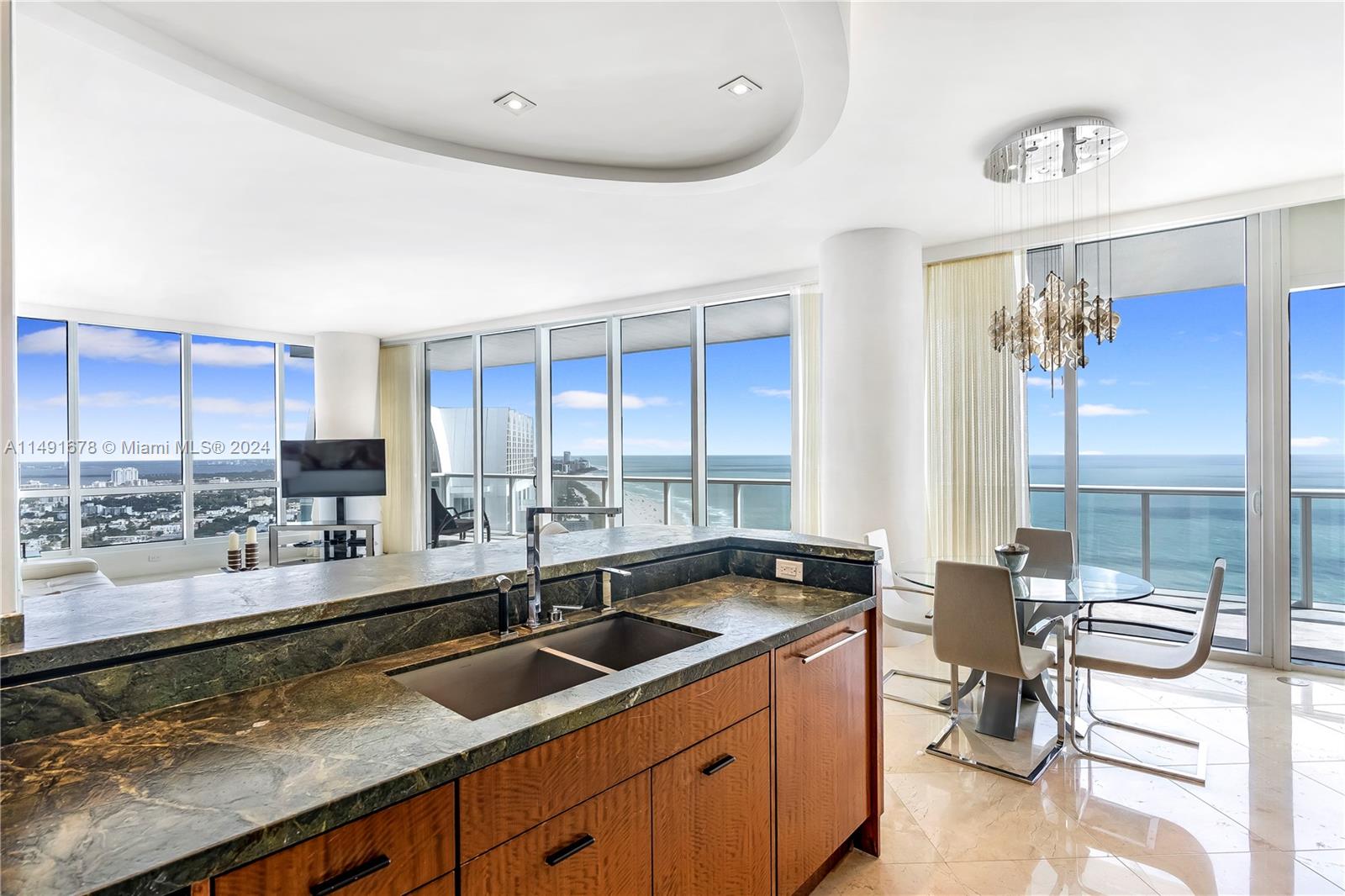 100 Pointe Drive, Miami Beach, FL, 33139 United States, 2 Bedrooms Bedrooms, ,2 BathroomsBathrooms,Residential,For Sale,Pointe Drive,A11491678