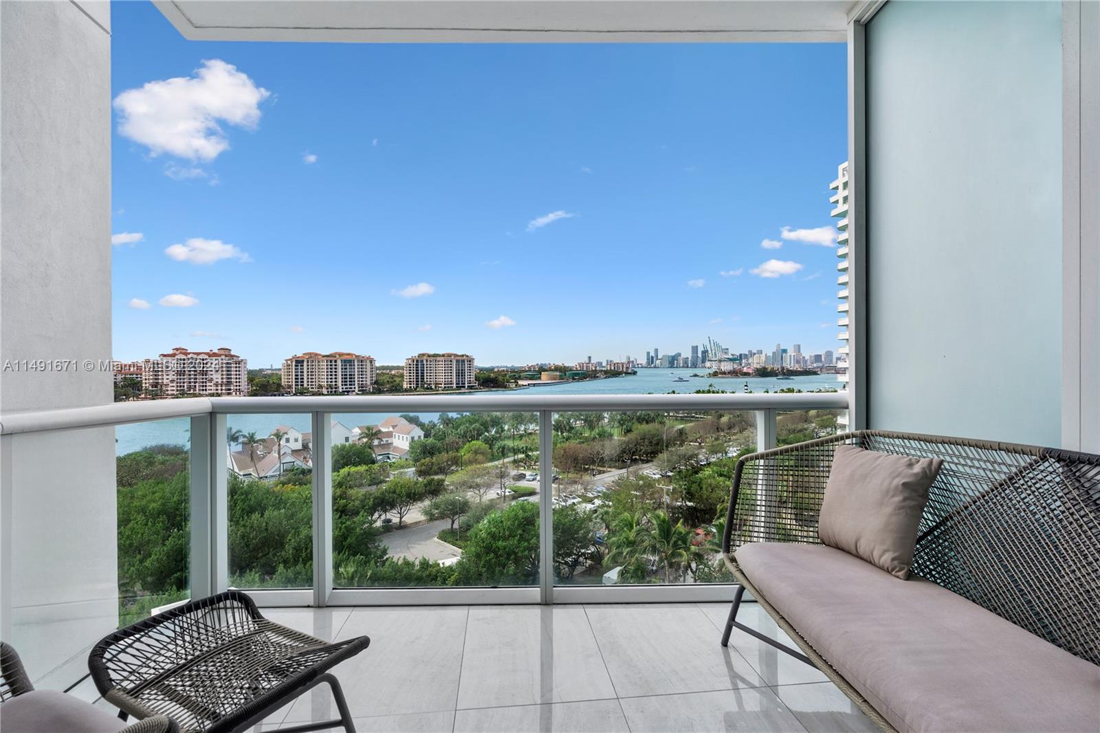100 Pointe Drive, Miami Beach, FL, 33139 United States, 1 Bedroom Bedrooms, ,1 BathroomBathrooms,Residential,For Sale,Pointe Drive,A11491671