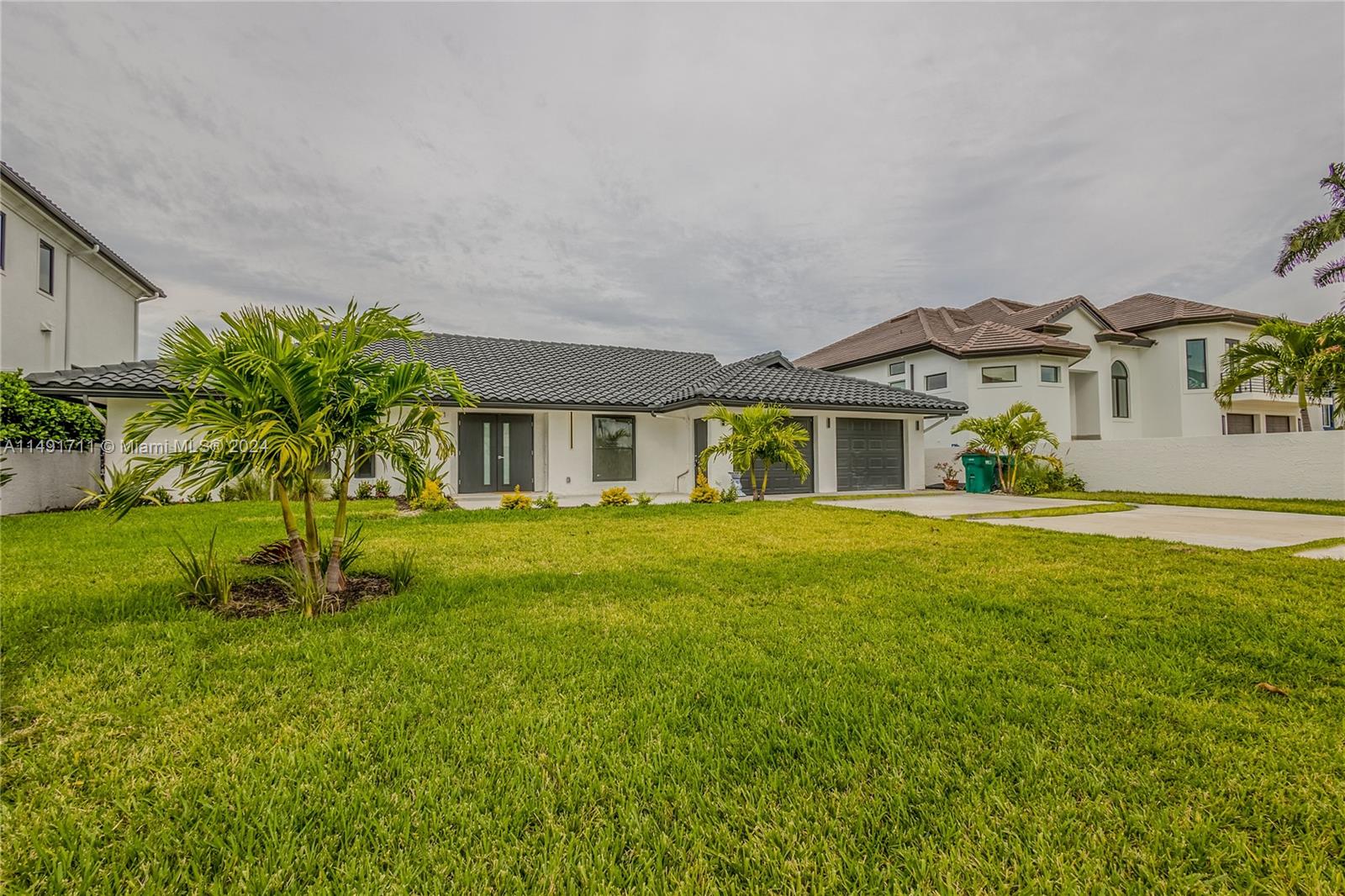 291 Heron Ave, Naples, FL, 34108 United States, 4 Bedrooms Bedrooms, ,3 BathroomsBathrooms,Residential,For Sale,Heron Ave,A11491711