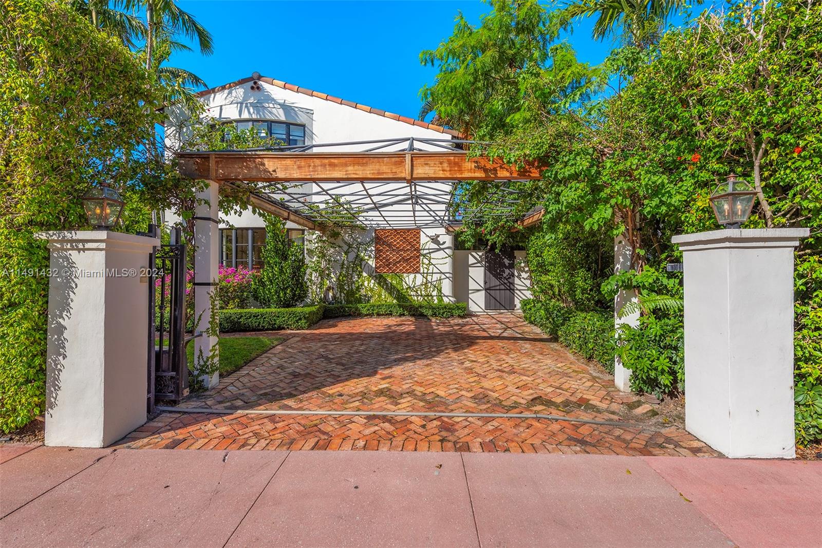 115 1st Rivo Alto Ter, Miami Beach, FL, 33139 United States, 3 Bedrooms Bedrooms, ,3 BathroomsBathrooms,Residential,For Sale,1st Rivo Alto Ter,A11491432