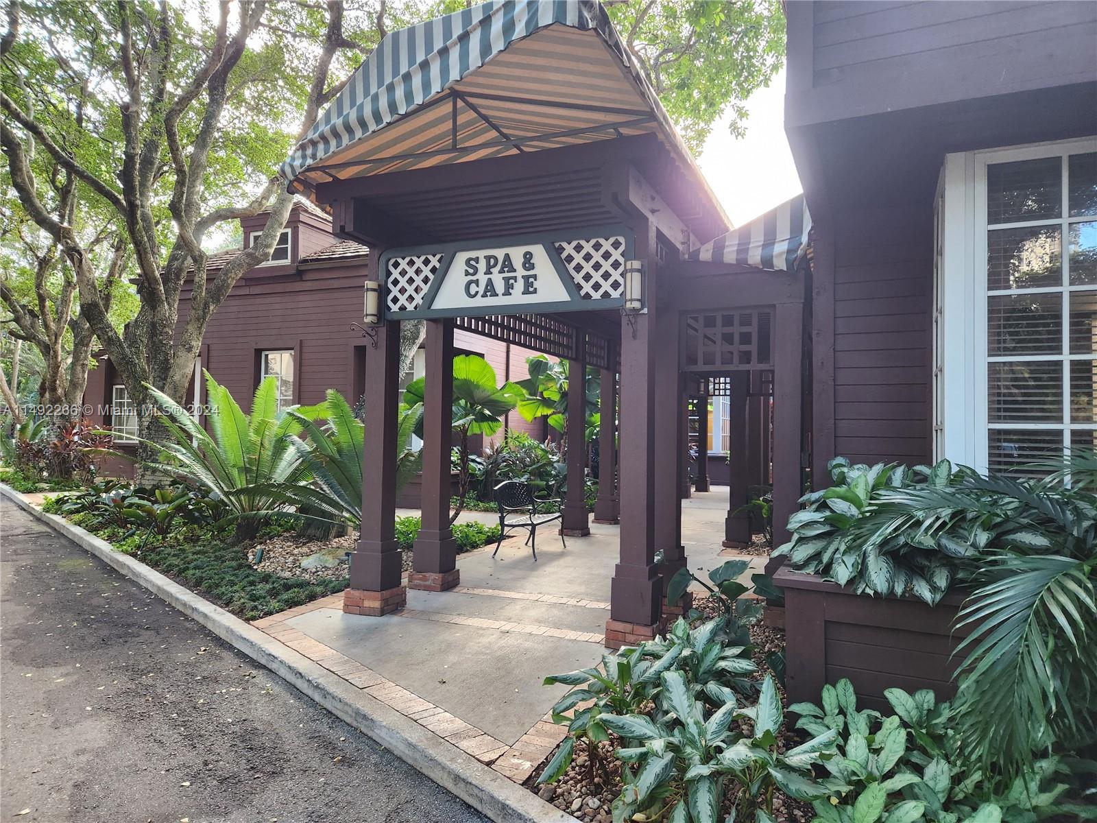 Tennis/ Pickleball Courts