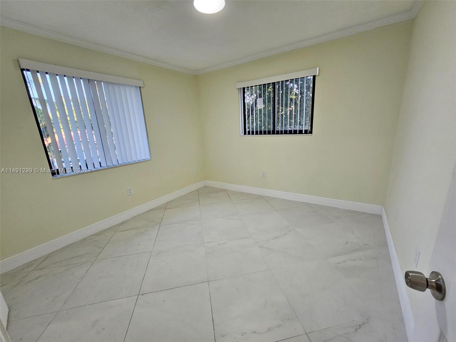 46 NW 35th St 2, Miami, Florida 33127, 2 Bedrooms Bedrooms, ,1 BathroomBathrooms,Residentiallease,For Rent,46 NW 35th St 2,A11491299