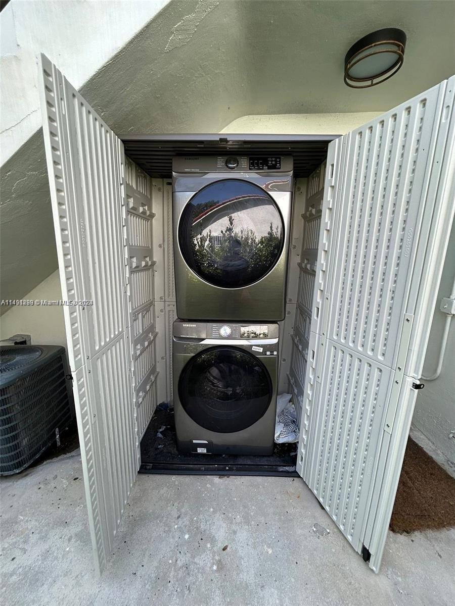 46 NW 35th St 2, Miami, Florida 33127, 2 Bedrooms Bedrooms, ,1 BathroomBathrooms,Residentiallease,For Rent,46 NW 35th St 2,A11491299