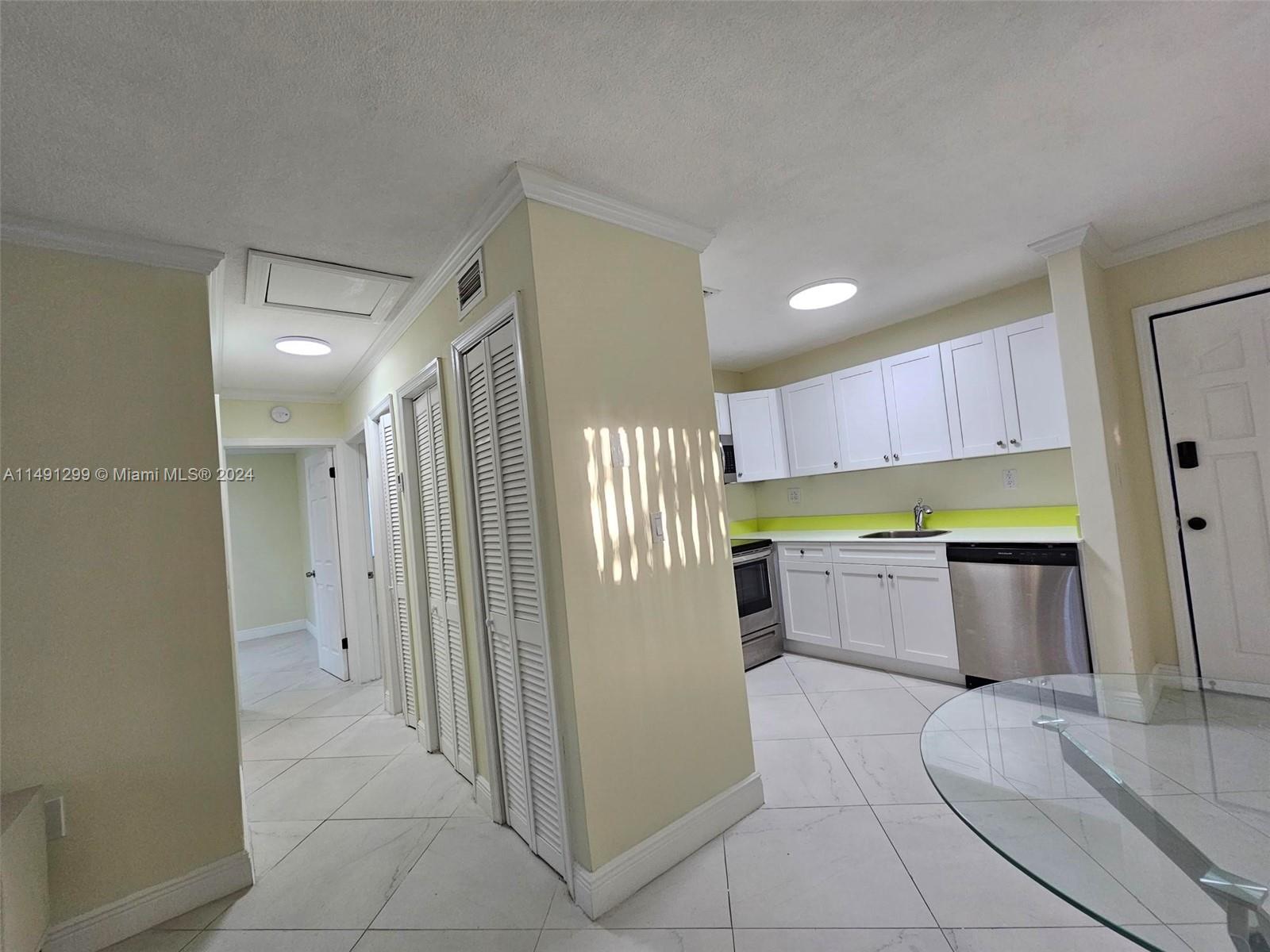 46 NW 35th St 2, Miami, Florida 33127, 2 Bedrooms Bedrooms, ,1 BathroomBathrooms,Residentiallease,For Rent,46 NW 35th St 2,A11491299