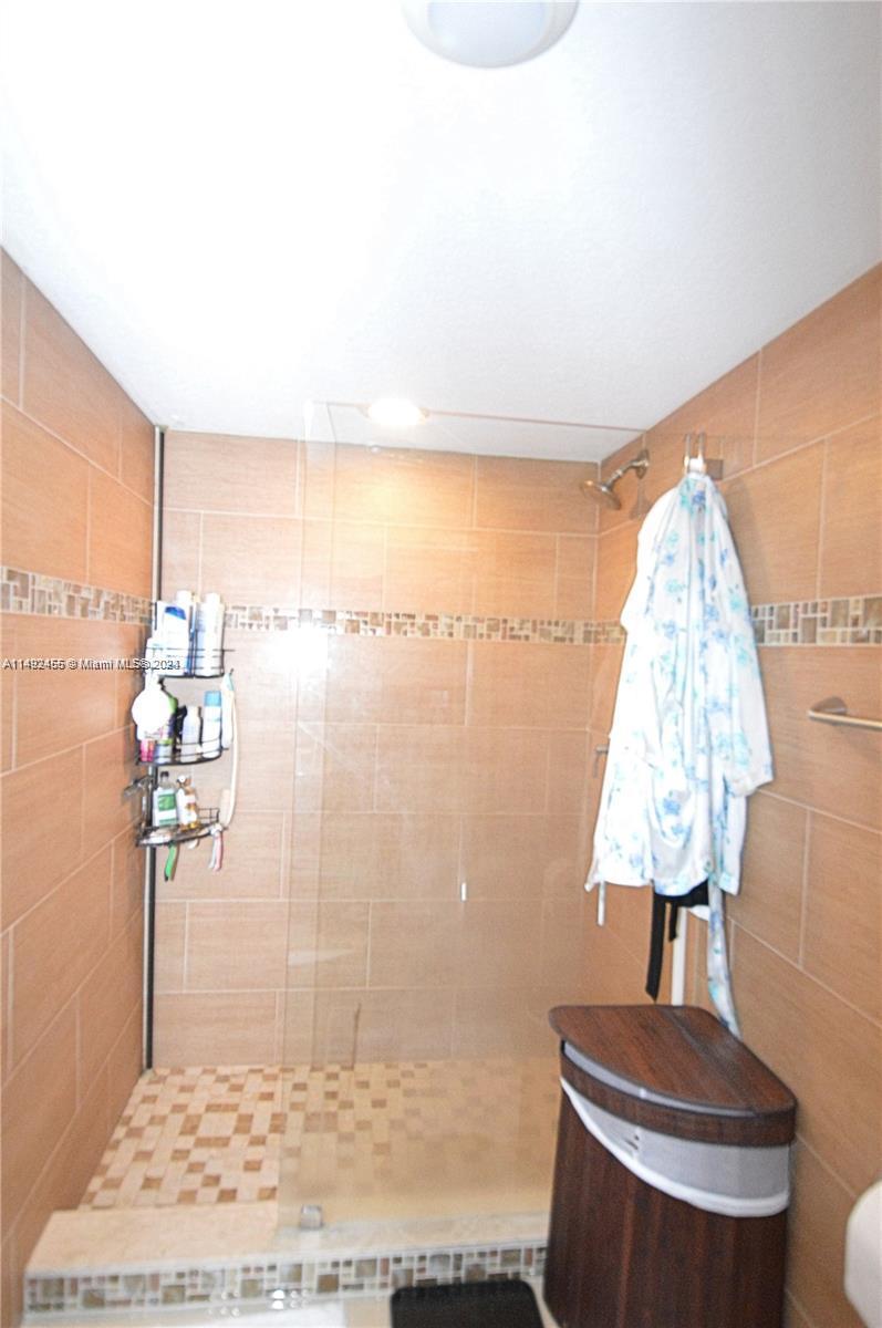 218 NW 12th AVE 1009, Miami, Florida 33128, 3 Bedrooms Bedrooms, ,3 BathroomsBathrooms,Residentiallease,For Rent,218 NW 12th AVE 1009,A11492455