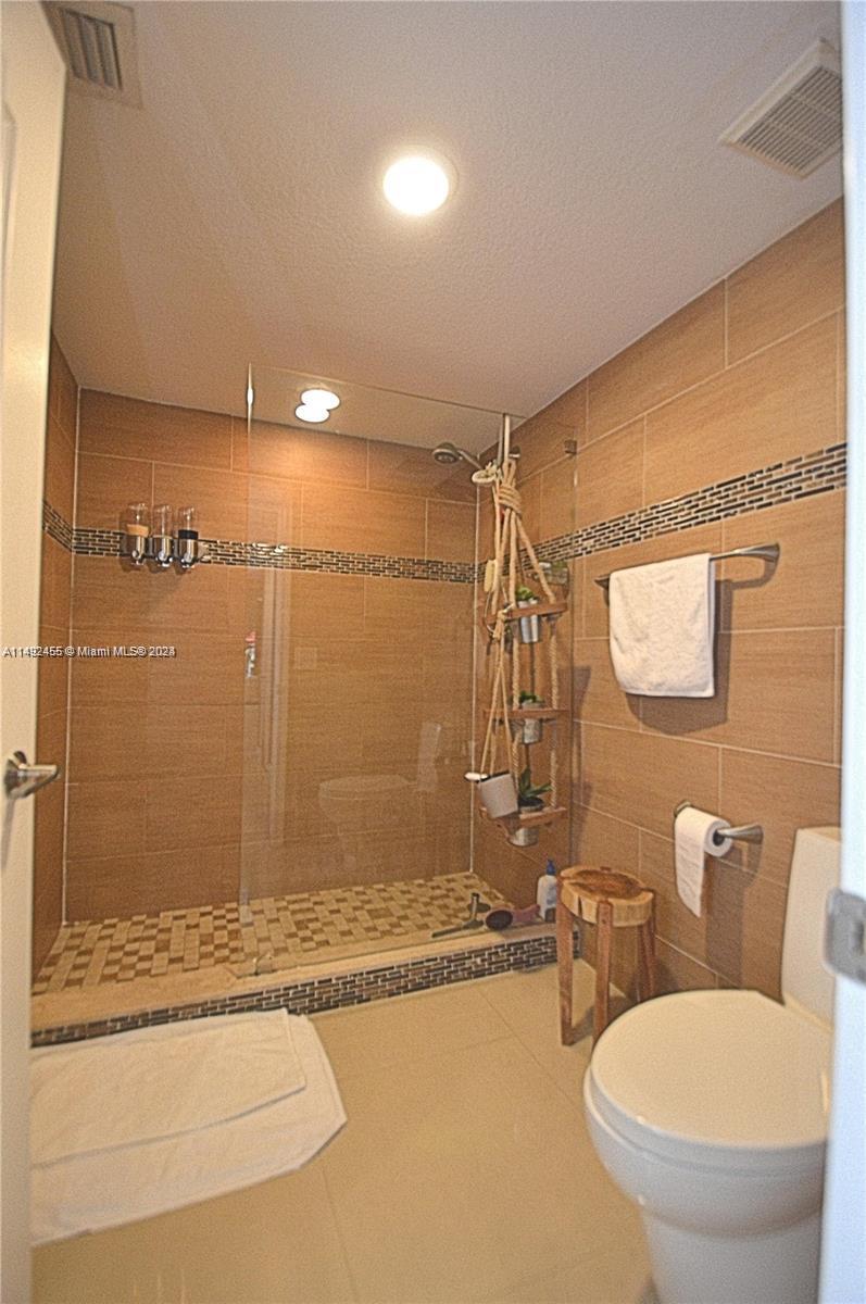 218 NW 12th AVE 1009, Miami, Florida 33128, 3 Bedrooms Bedrooms, ,3 BathroomsBathrooms,Residentiallease,For Rent,218 NW 12th AVE 1009,A11492455