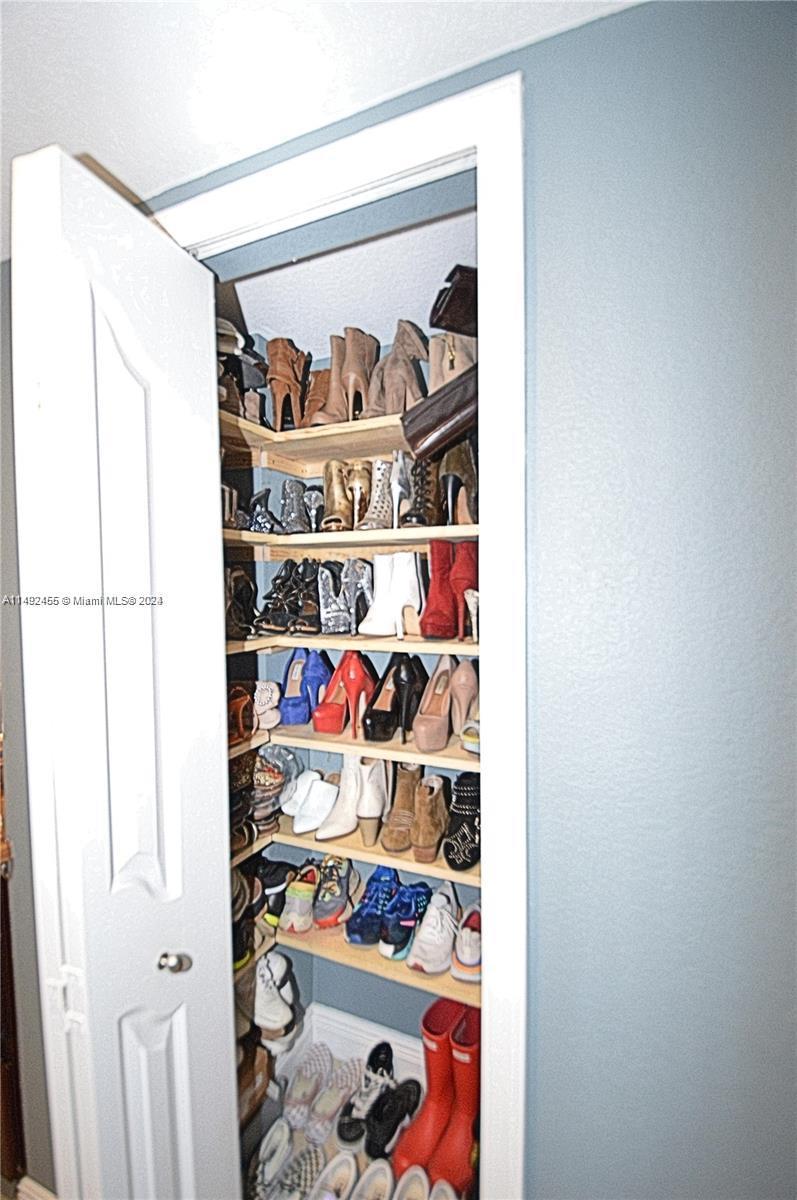 218 NW 12th AVE 1009, Miami, Florida 33128, 3 Bedrooms Bedrooms, ,3 BathroomsBathrooms,Residentiallease,For Rent,218 NW 12th AVE 1009,A11492455