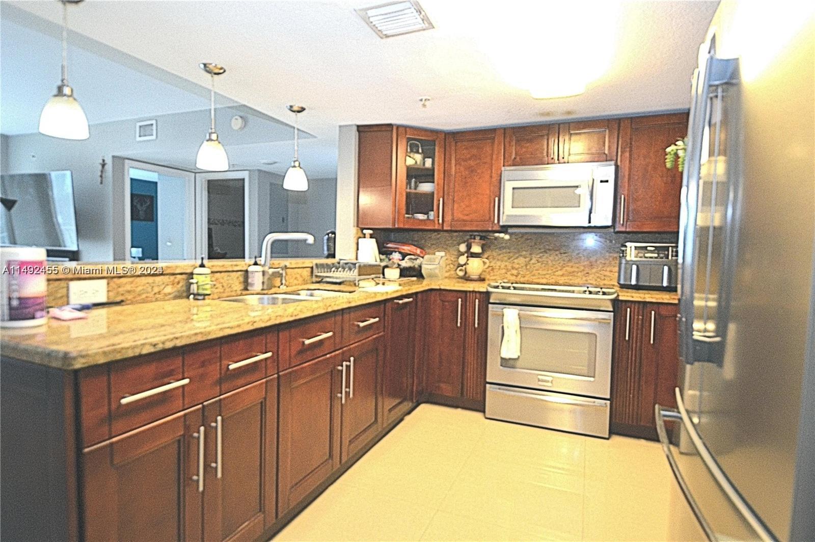 218 NW 12th AVE 1009, Miami, Florida 33128, 3 Bedrooms Bedrooms, ,3 BathroomsBathrooms,Residentiallease,For Rent,218 NW 12th AVE 1009,A11492455