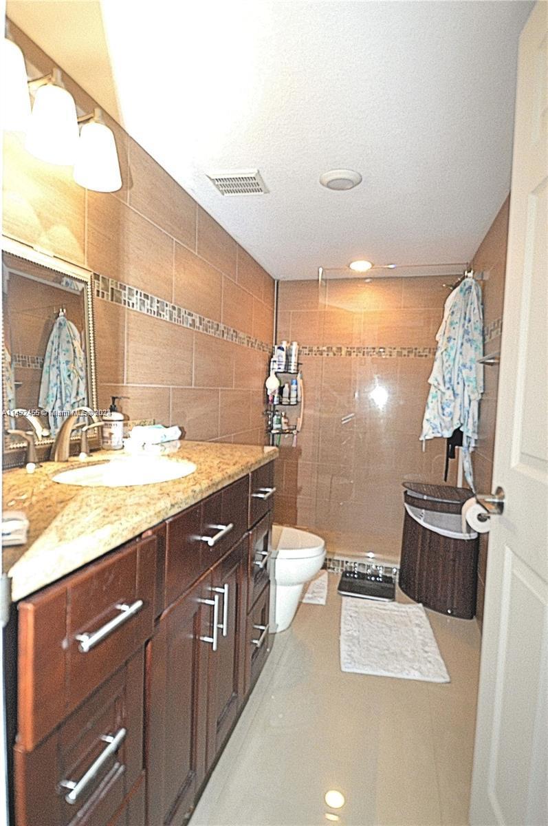 218 NW 12th AVE 1009, Miami, Florida 33128, 3 Bedrooms Bedrooms, ,3 BathroomsBathrooms,Residentiallease,For Rent,218 NW 12th AVE 1009,A11492455